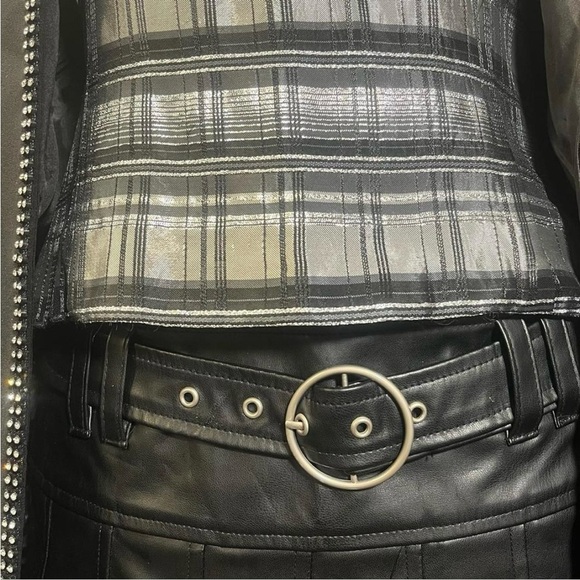 DollsKill by Delias Faux Black Leather Pleated Mini Skirt w Silver Circle Buckle - Picture 4 of 5